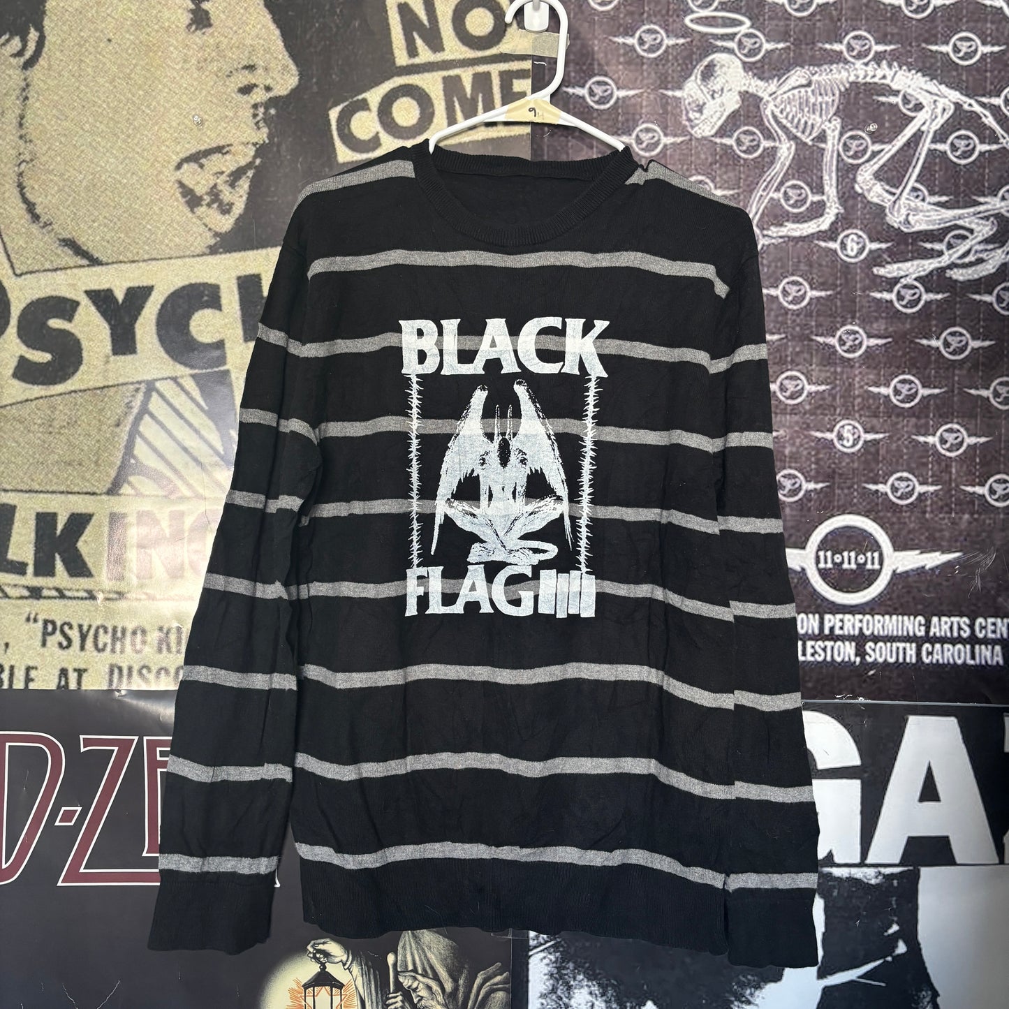 9 black flag sweater XL