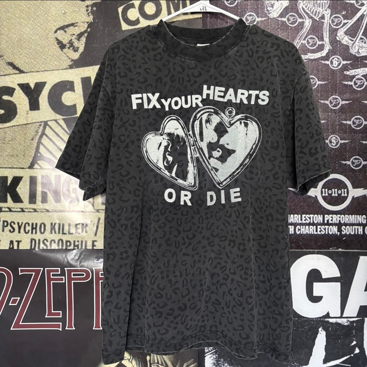 Twin peaks grey cheetah t-shirt