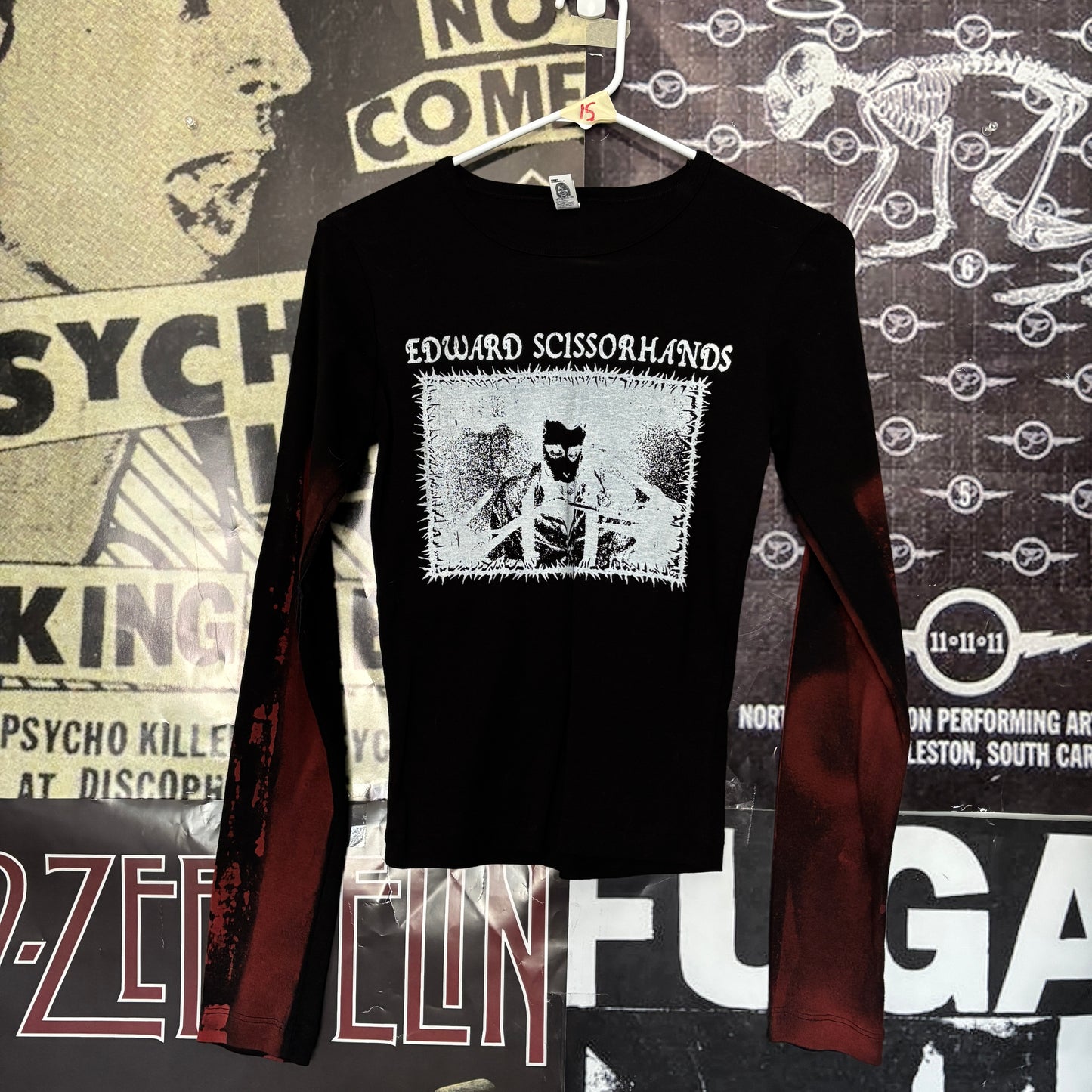 Scissorhands black/red bleach long sleeve SM/MED