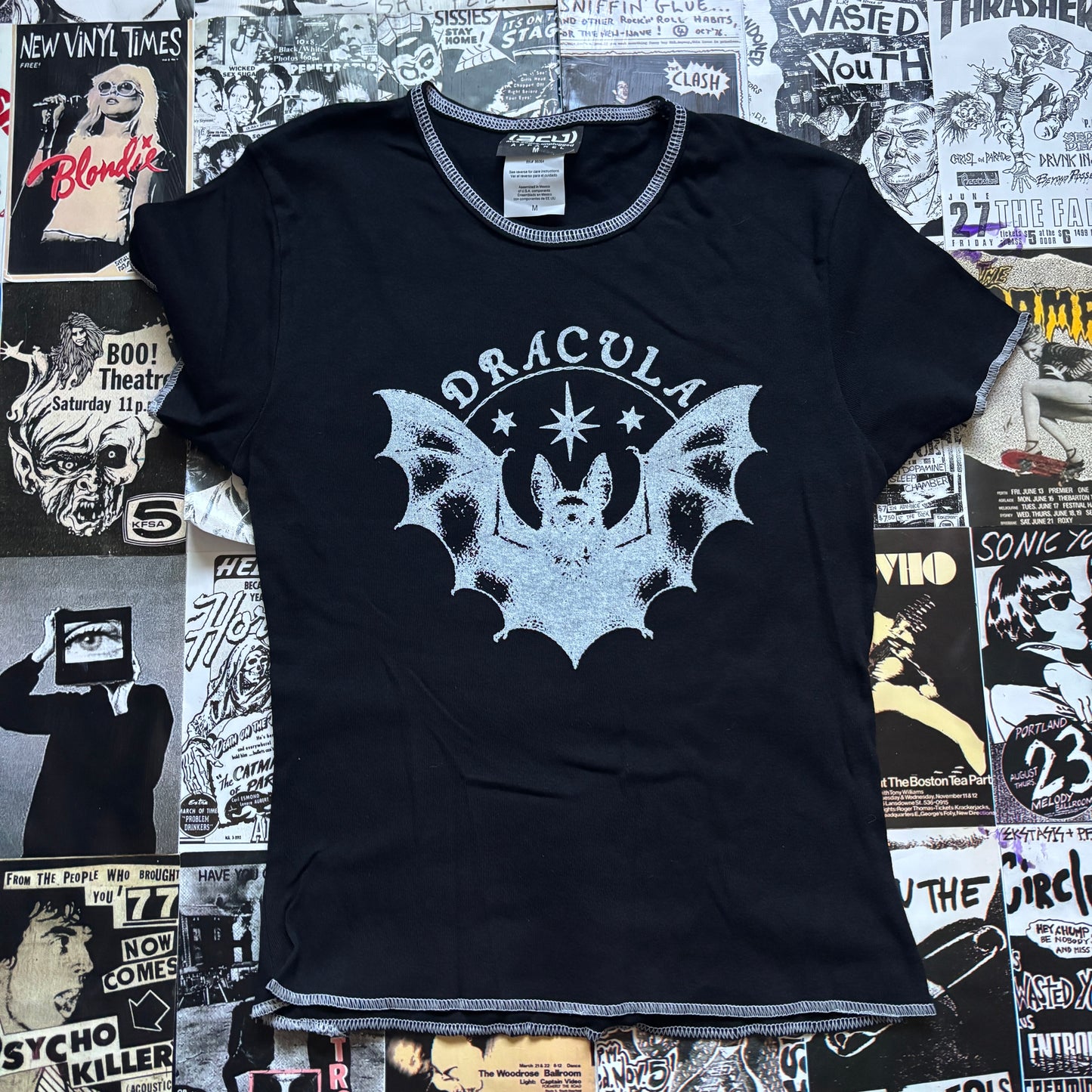 Dracula black/white baby tee
