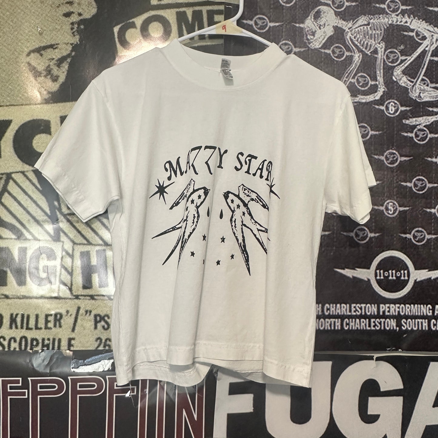 mazzy star white/black boxy tee SM (ready)