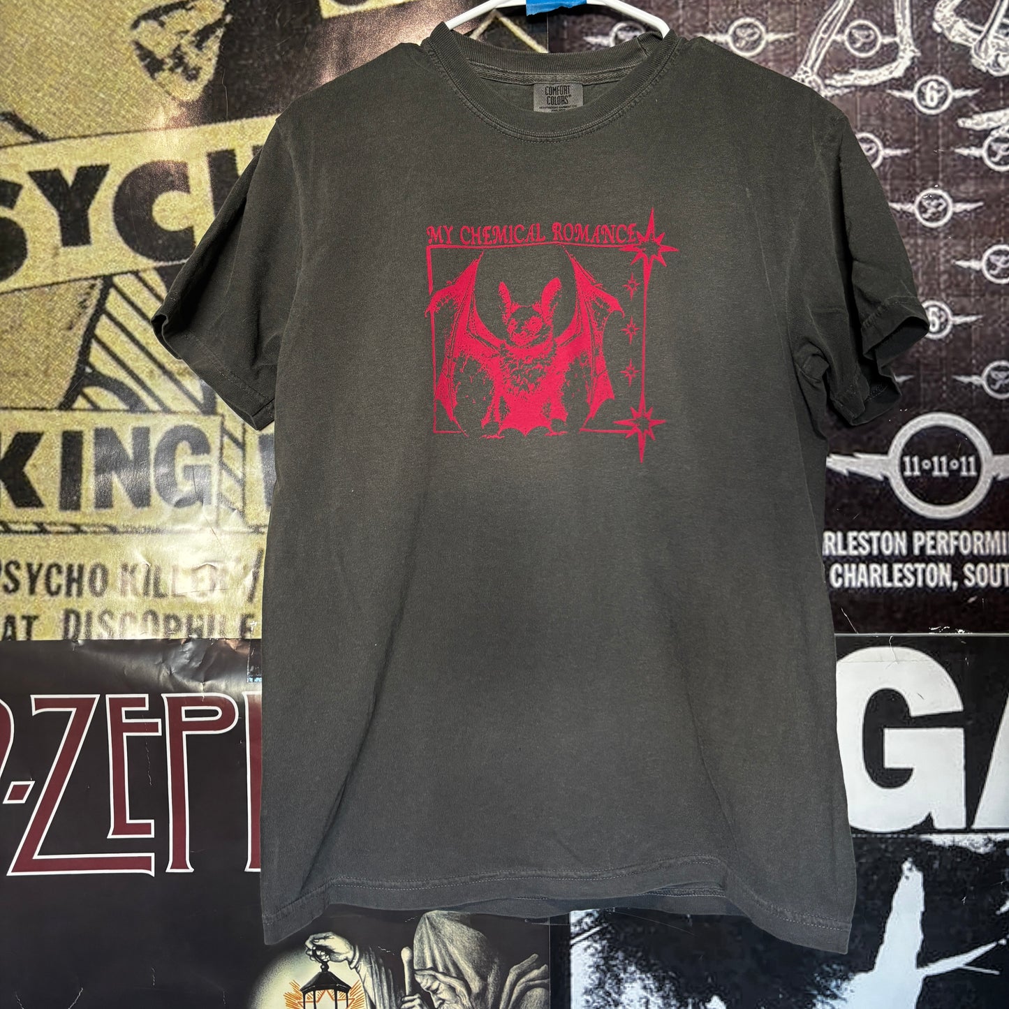 CHEMICAL DARK GREY/RED T-SHIRT