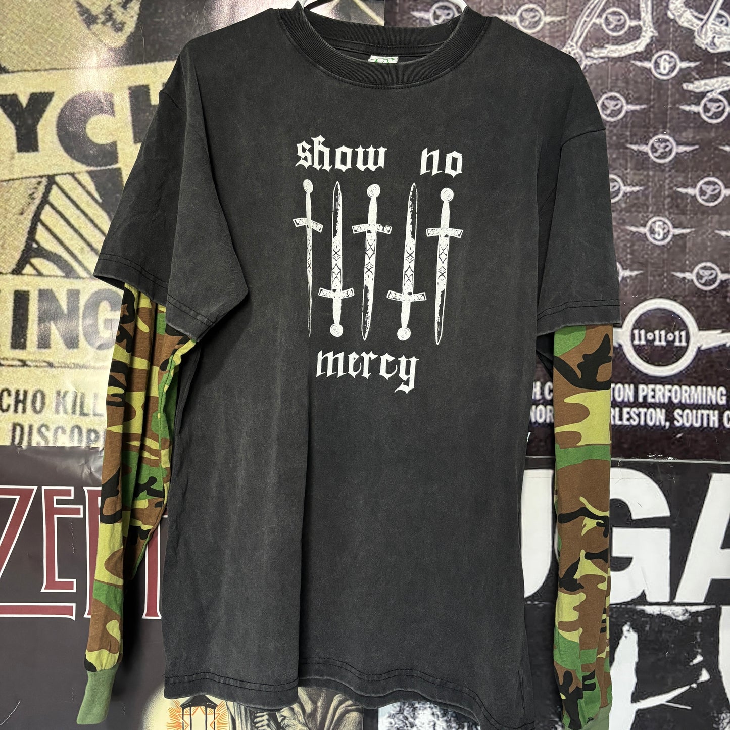 NO MERCY camo/black long sleeve