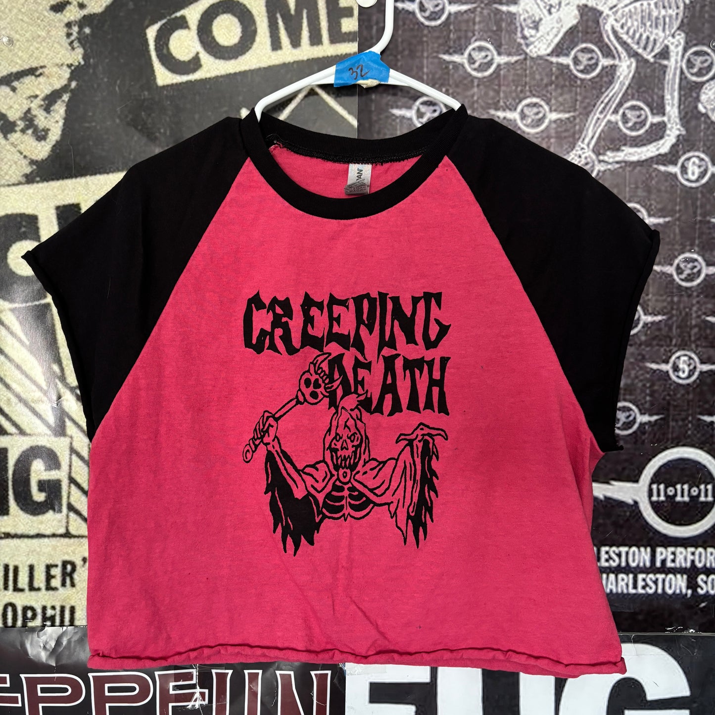 CREEPING DEATH red/black crop raglan tee SM/MED