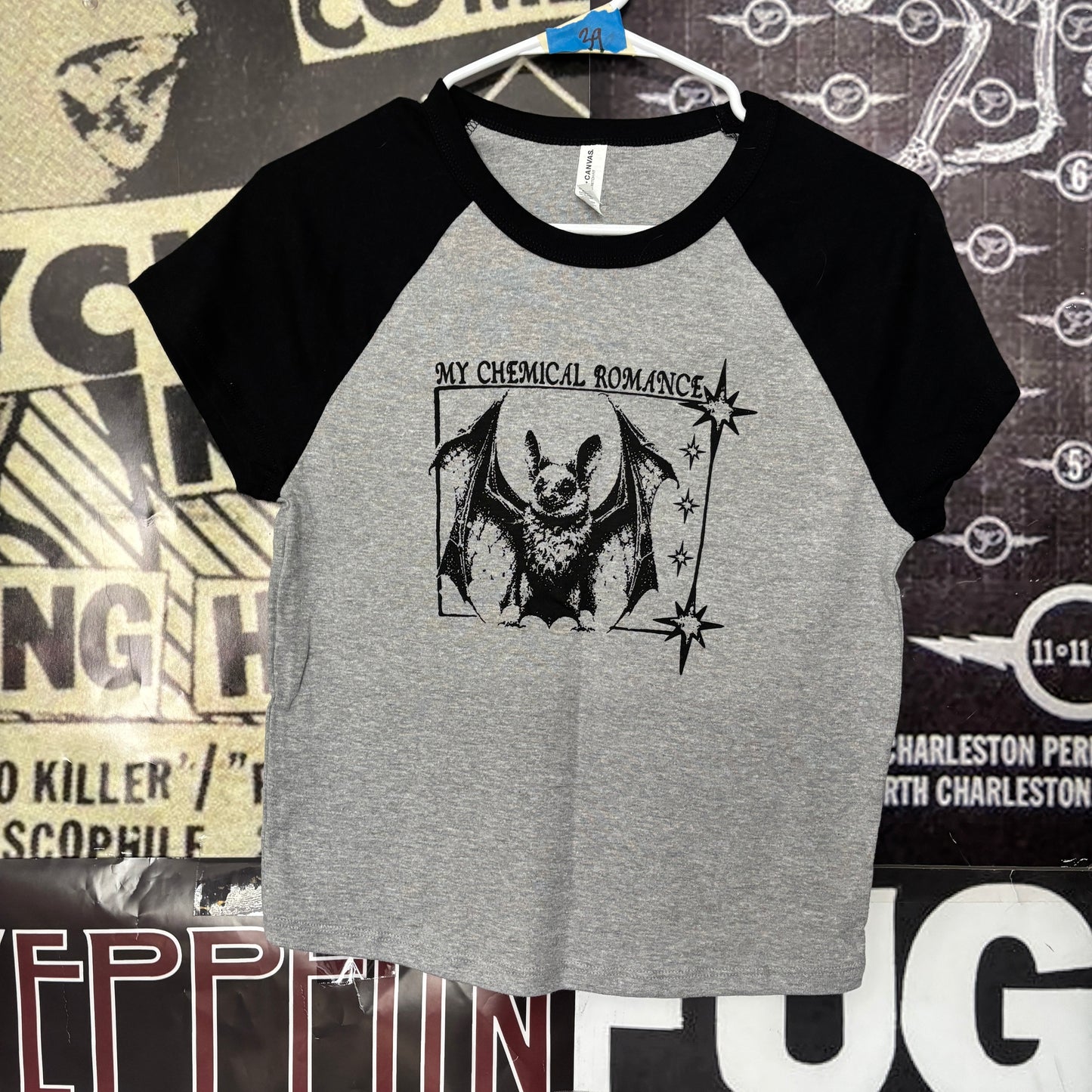 CHEMICAL black/grey raglan crop baby tee LAR/XL