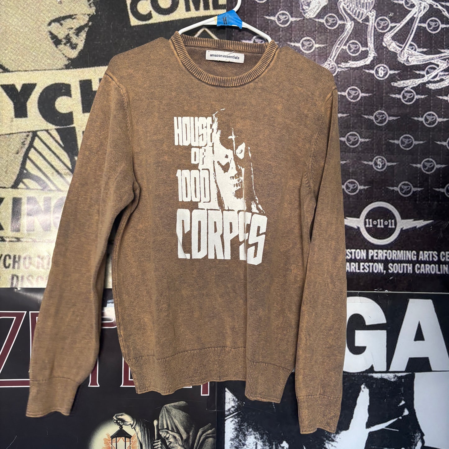 11 sweater SM/MED