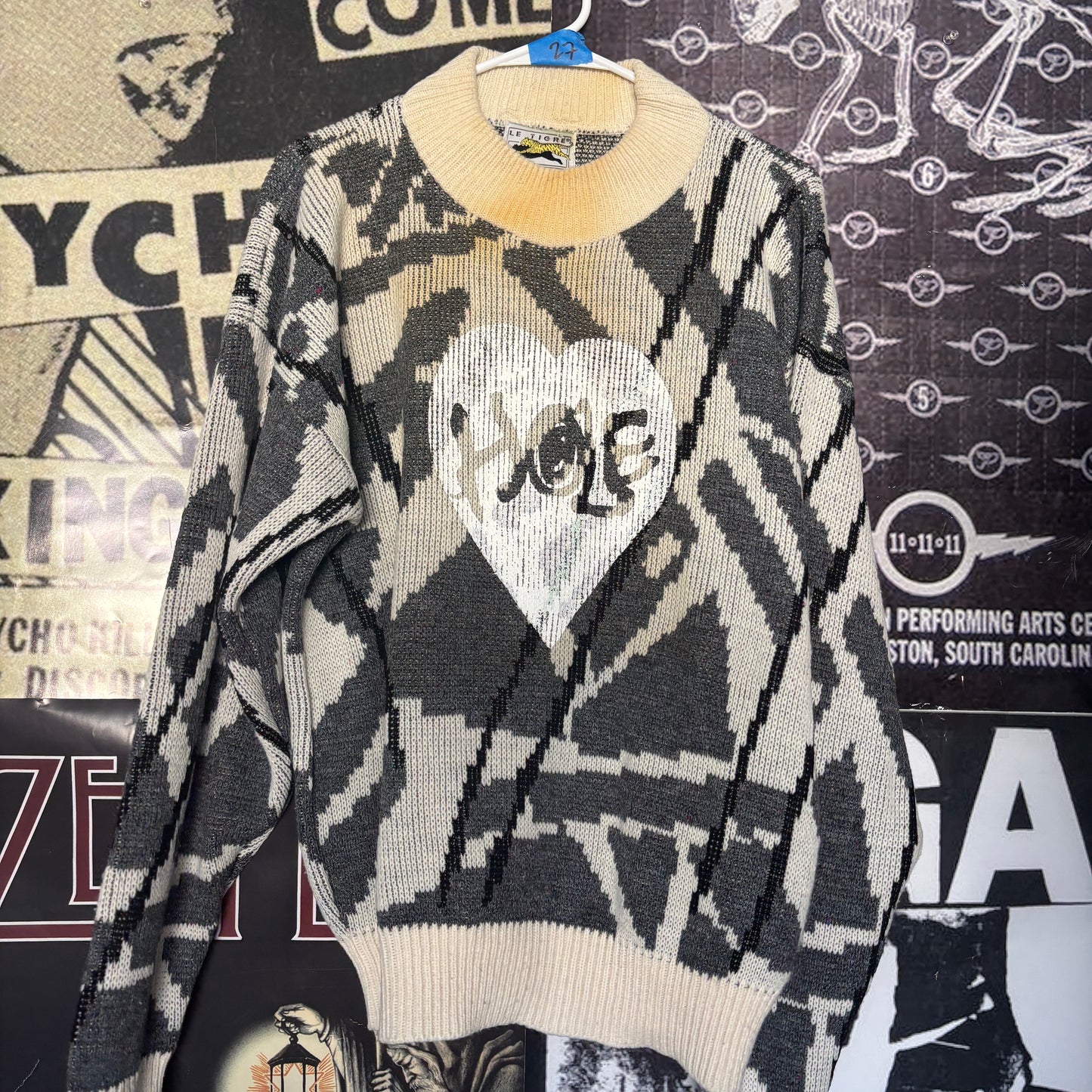 27 sweater LAR/XL (damaged)
