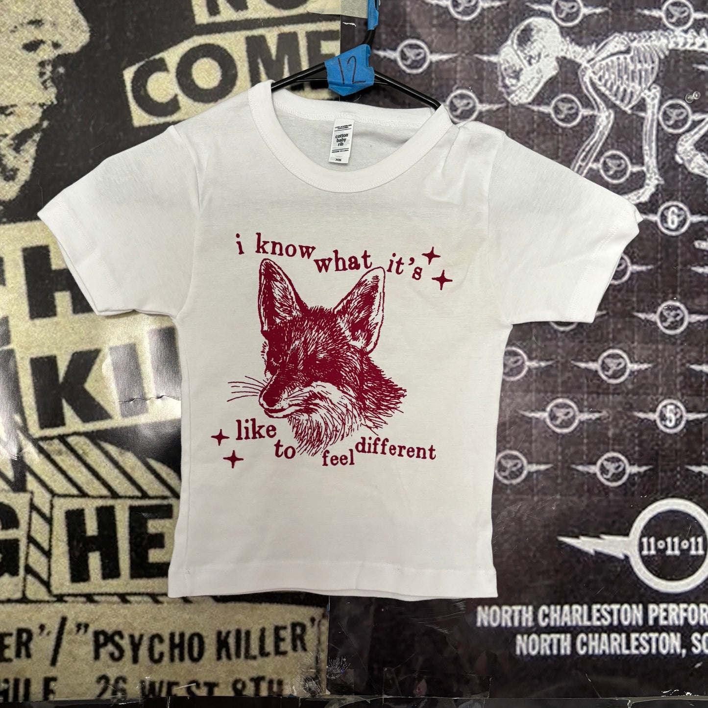 fantastic fox white/red crop baby tee XSMALL