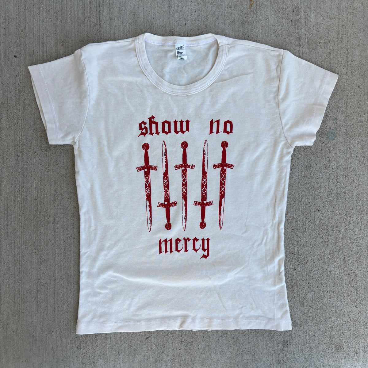MERCY cream/red babydoll tee