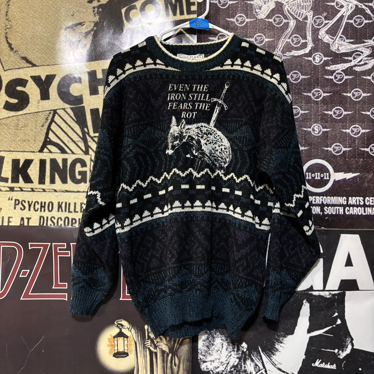 19 SWEATER LAR