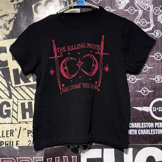 Killing moon black/red petite tee