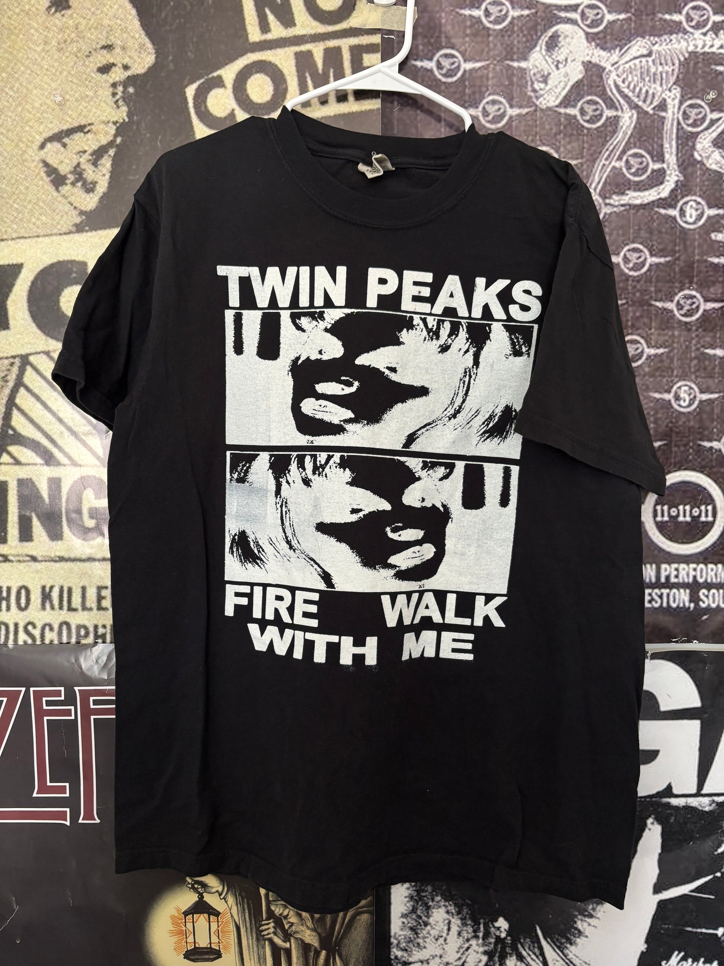 Twin peaks poster black full size unisex tee