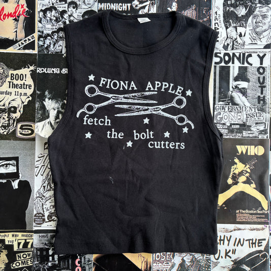 Fiona Apple black tank SM
