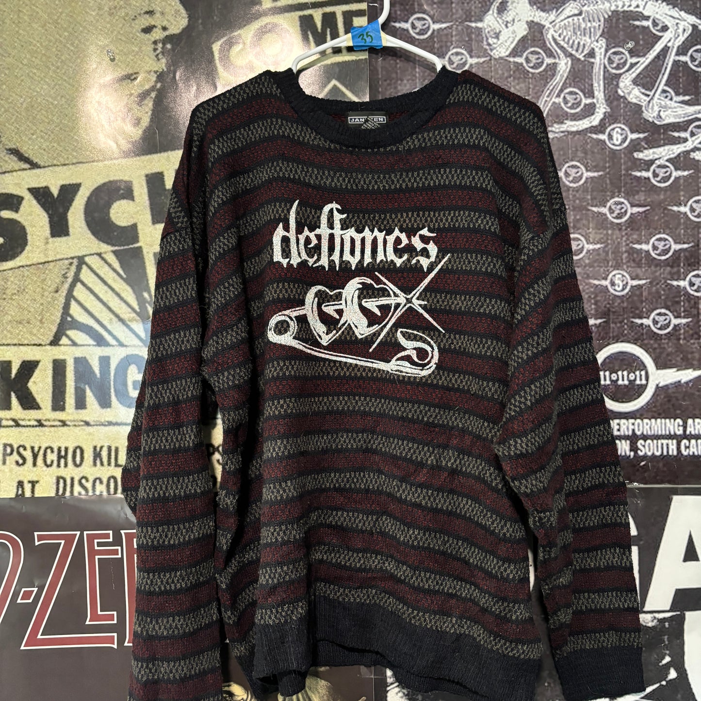 35 Deftones sweater LAR/XL