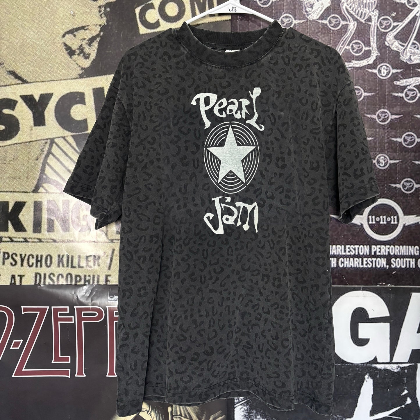 Pearl grey cheetah t-shirt