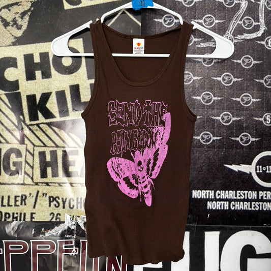 Pain below brown/pink ribbed tank