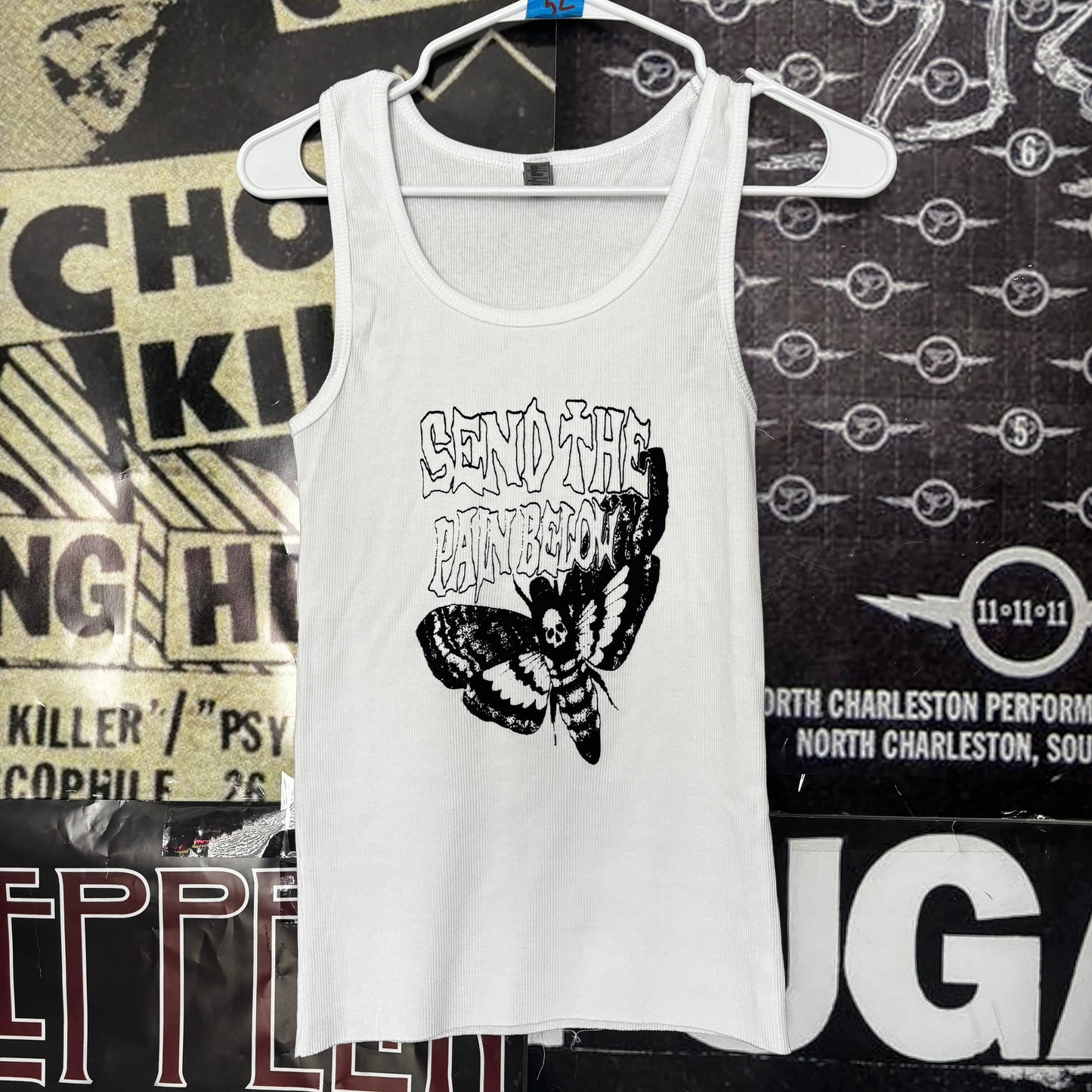 Pain below white ribbed tank top SM/MED