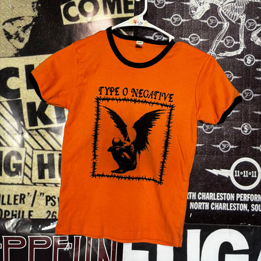 Type orange/black long baby tee