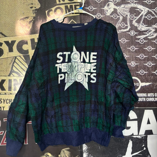 2 stone temple sweater LAR/XL