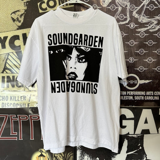 Soundgarden white full size tee SM/MED