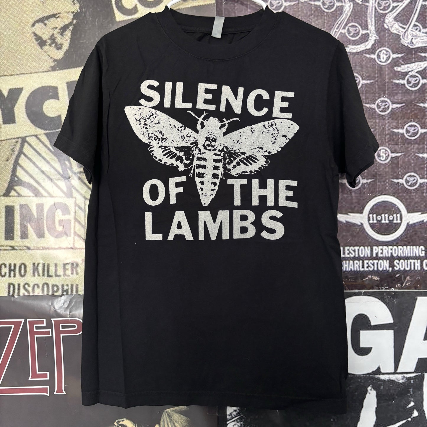Silence black full size tee