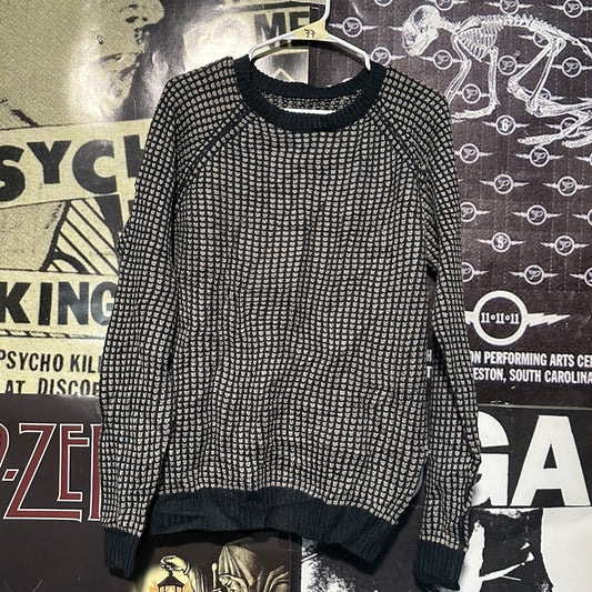 77 sweater LAR