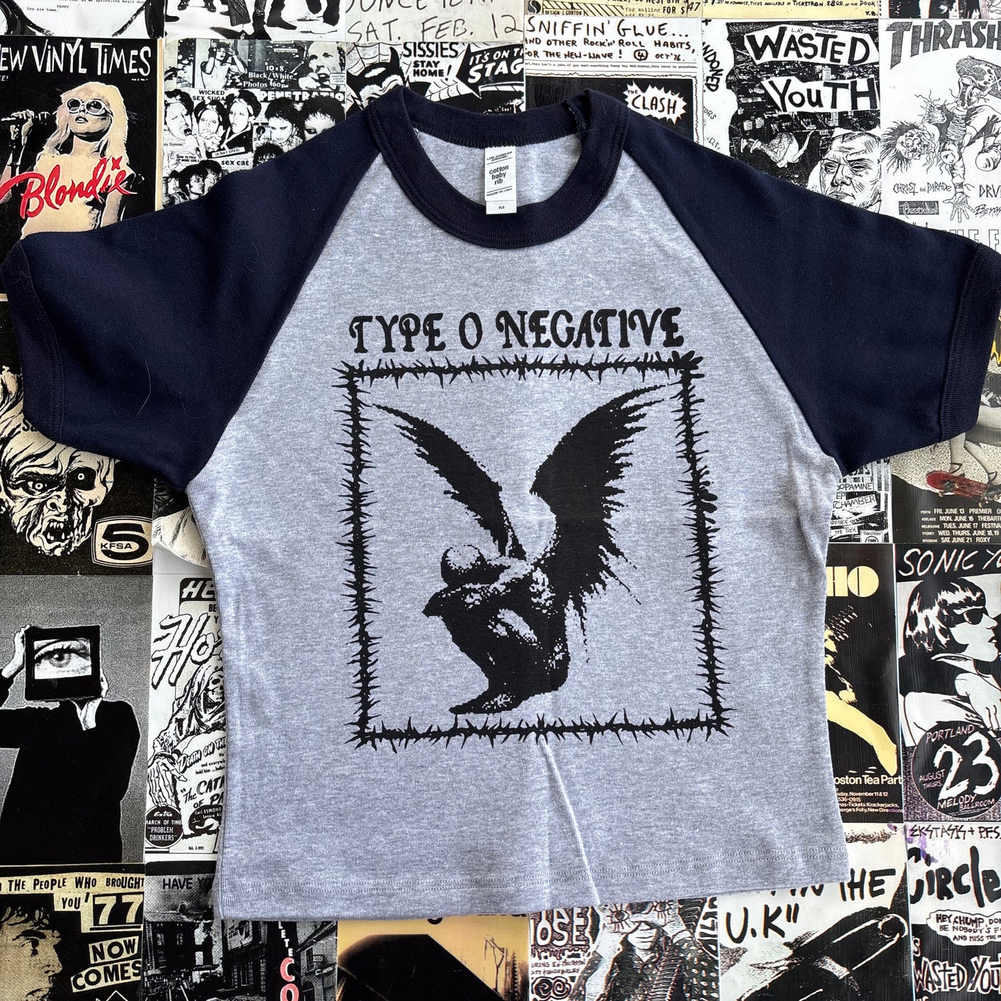 Type negative navy raglan MED