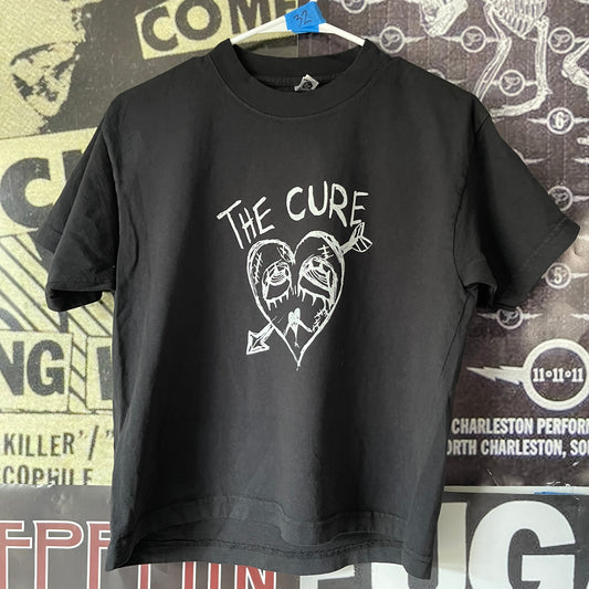 The cure heart black boxy tee