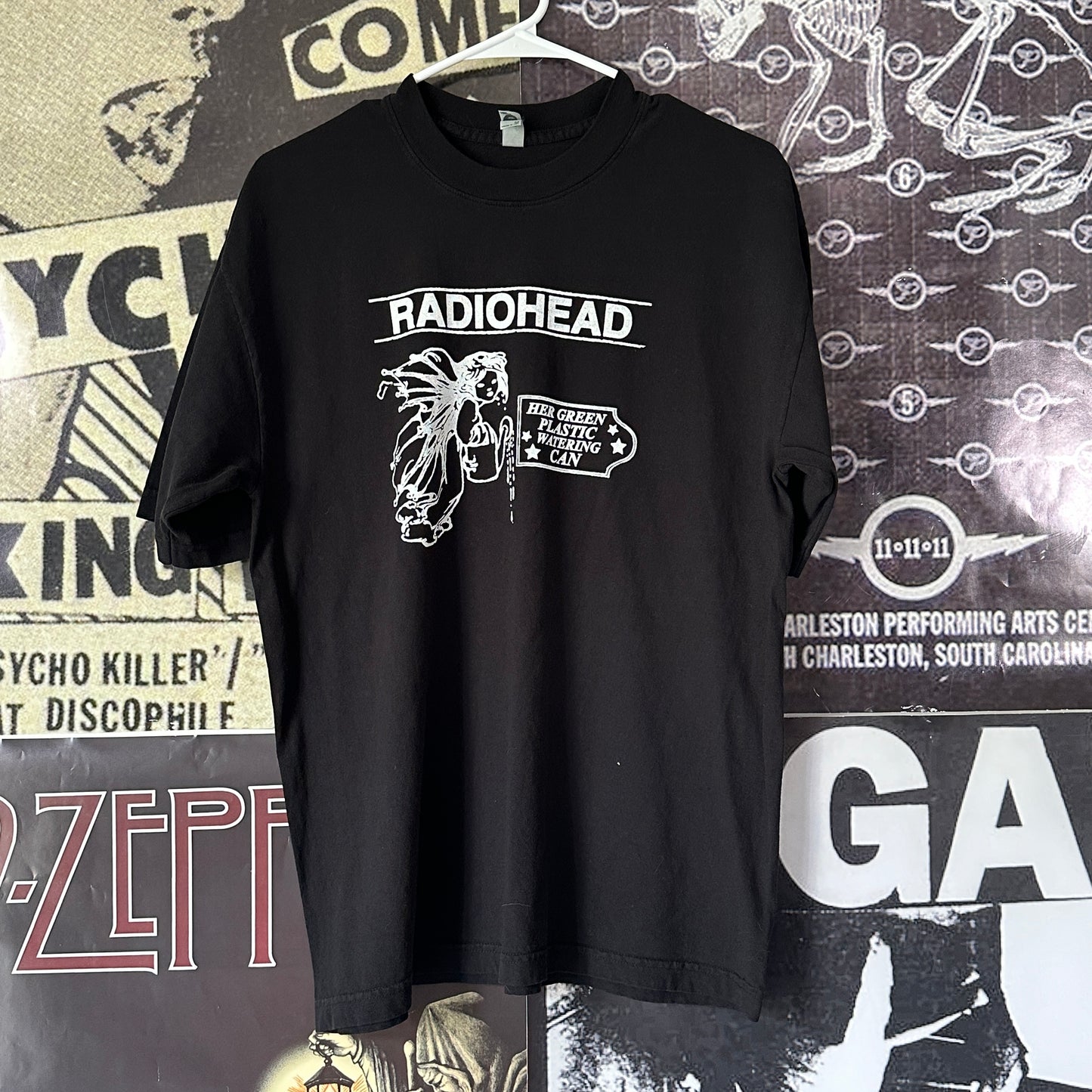 Radiohead black full size tee