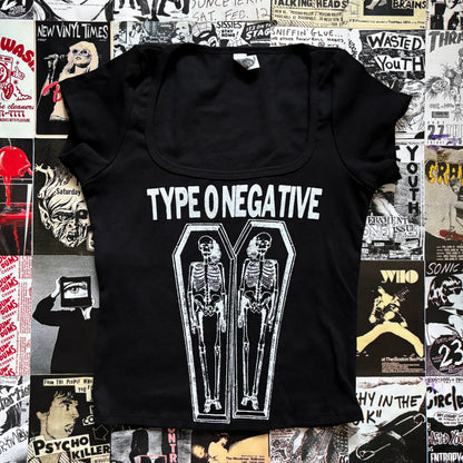 Type black square neck baby tee