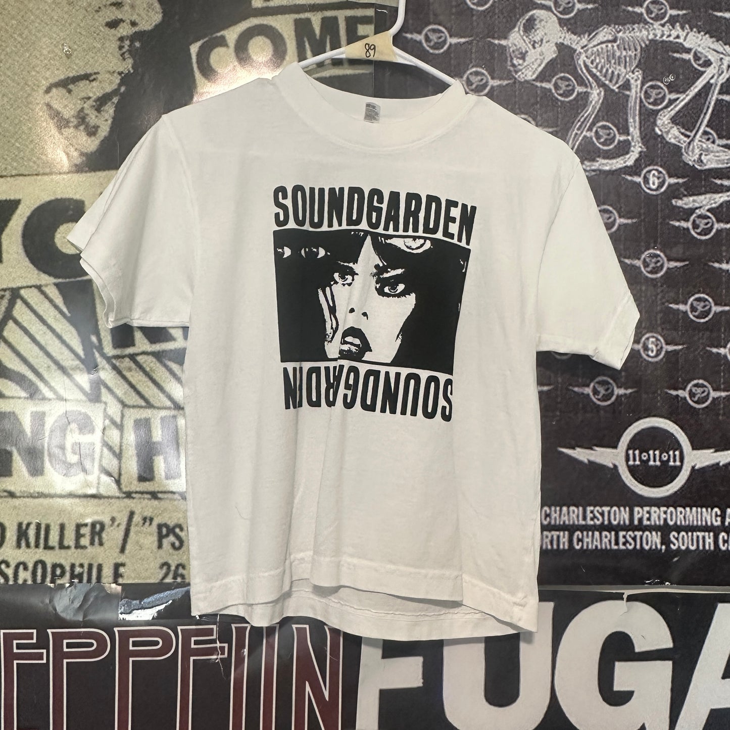 soundgarden white/black boxy tee SM (ready)