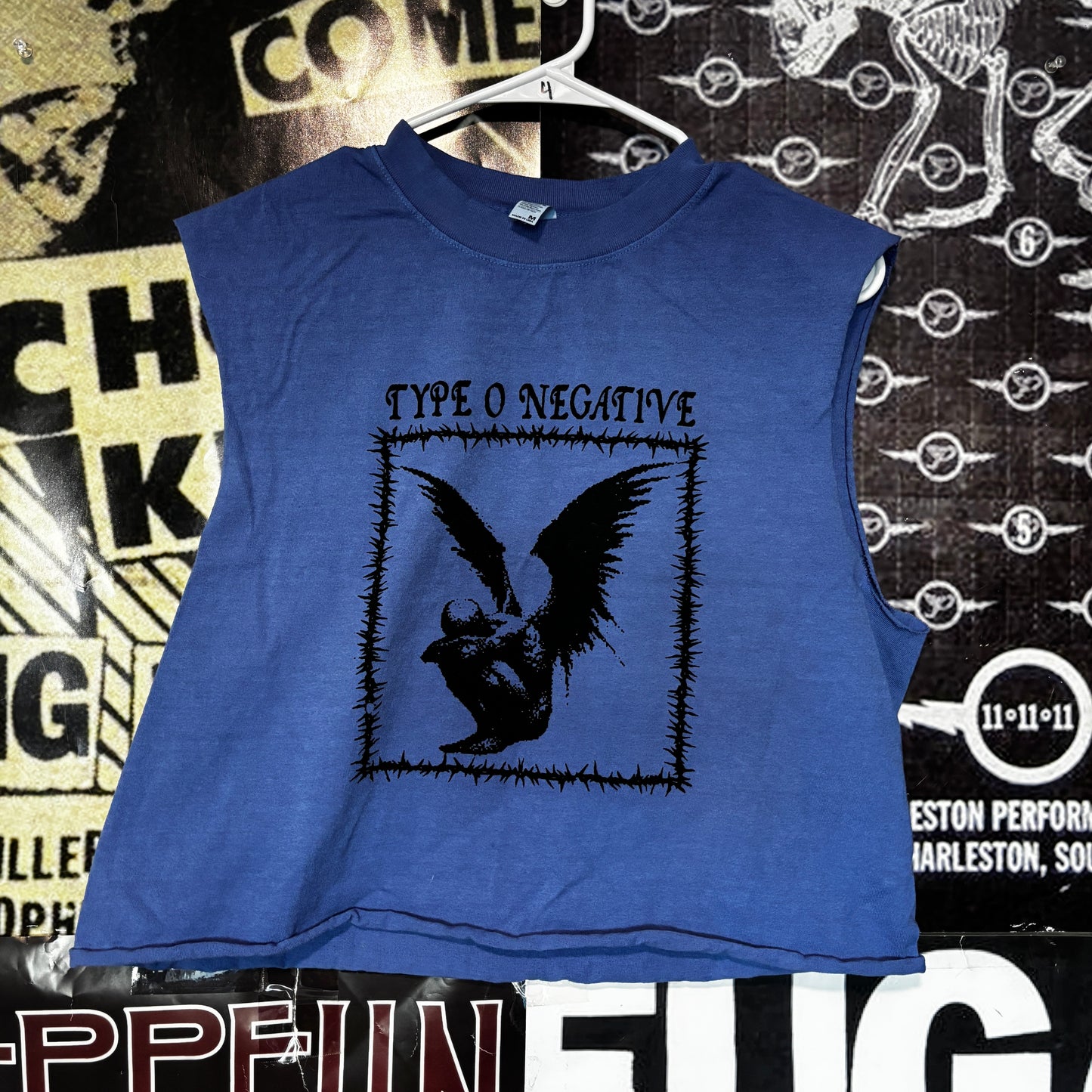 type blue cut off muscle tank SM/MED