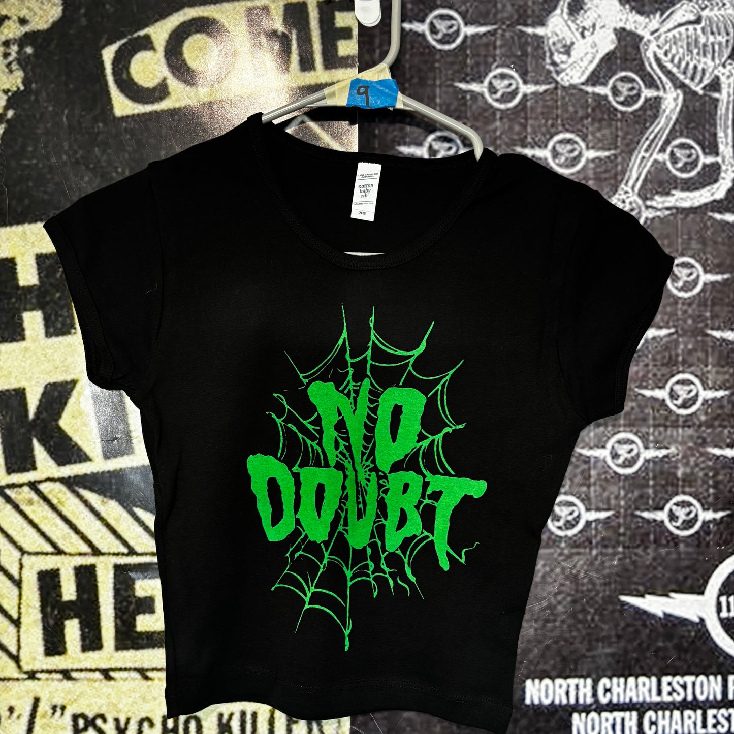 doubt black/green crop baby tee XS