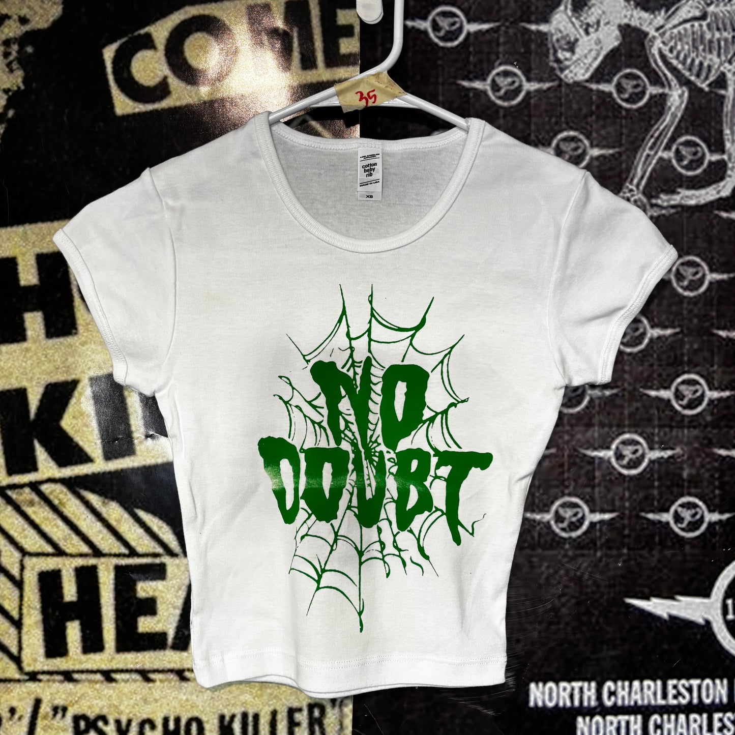 doubt white/green crop baby tee XS