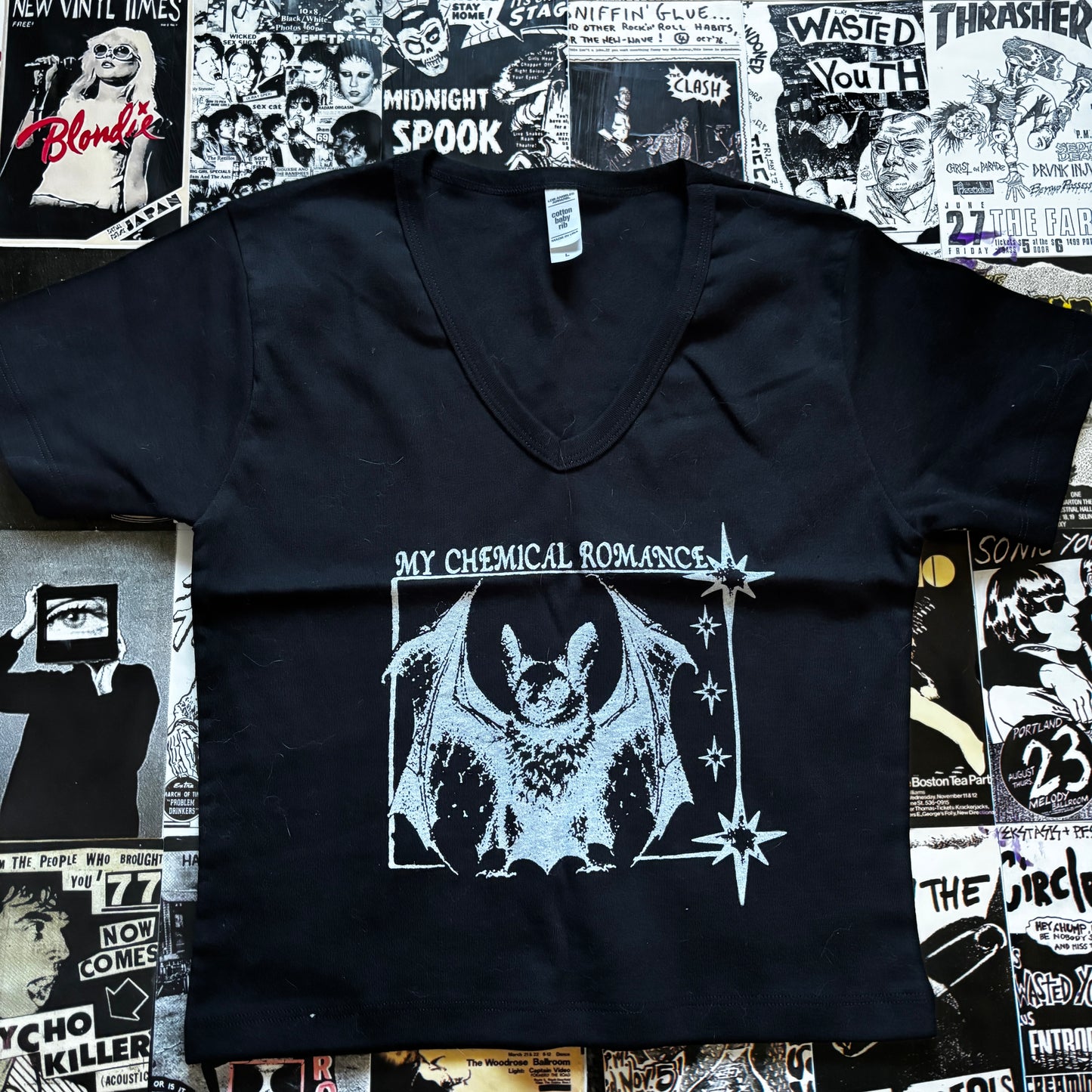 CHEMICAL BLACK V-NECK BABY TEE