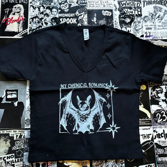 CHEMICAL BLACK V-NECK BABY TEE