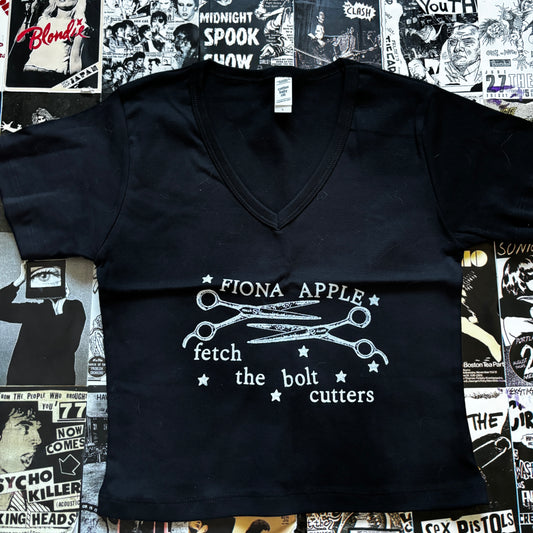 FIONA BLACK V-NECK BABY TEE
