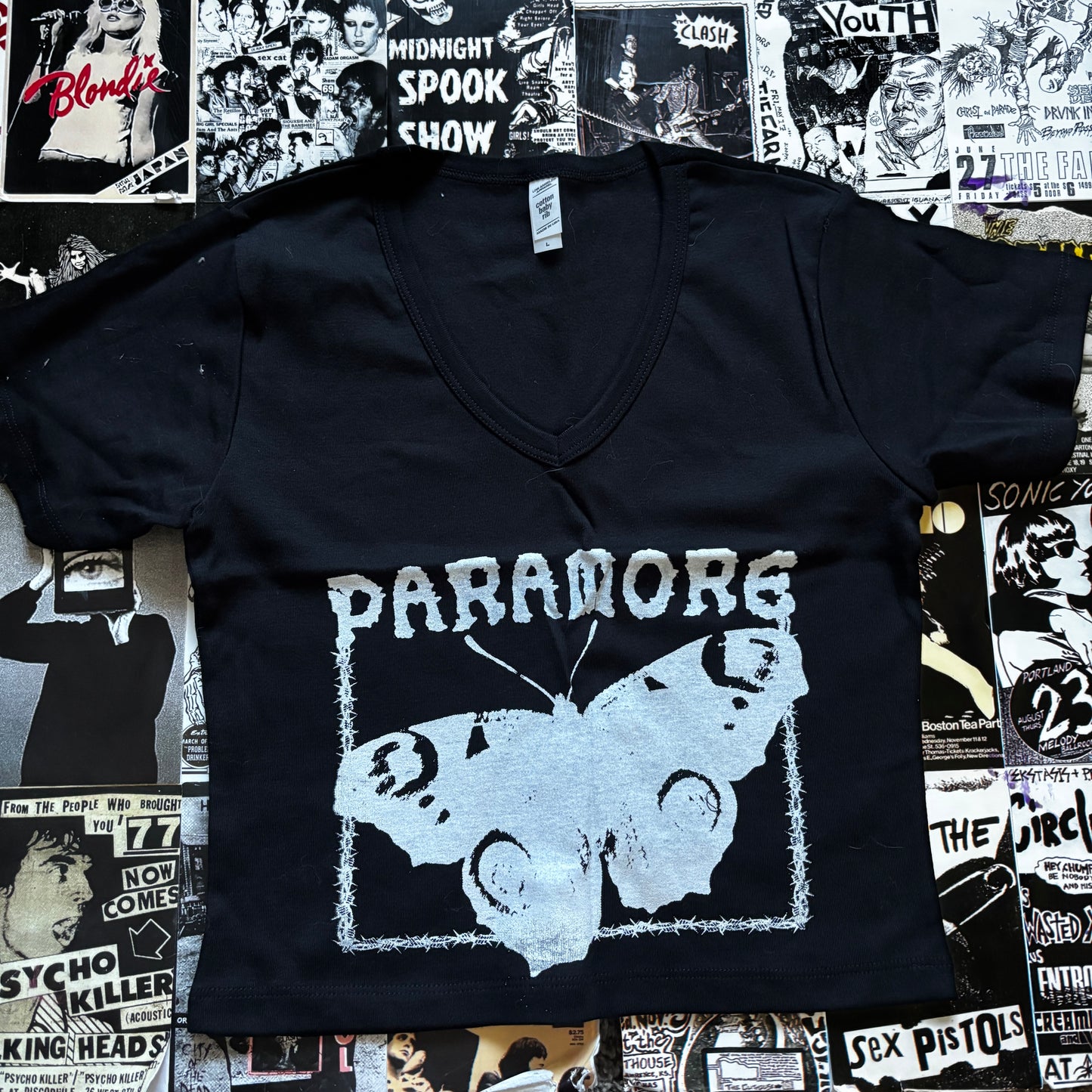 PARA BLACK V-NECK BABY TEE