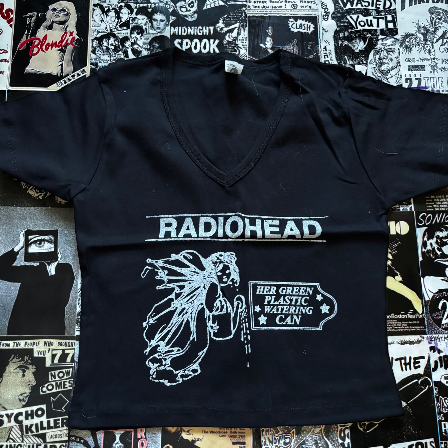 RADIO BLACK V-NECK BABY TEE