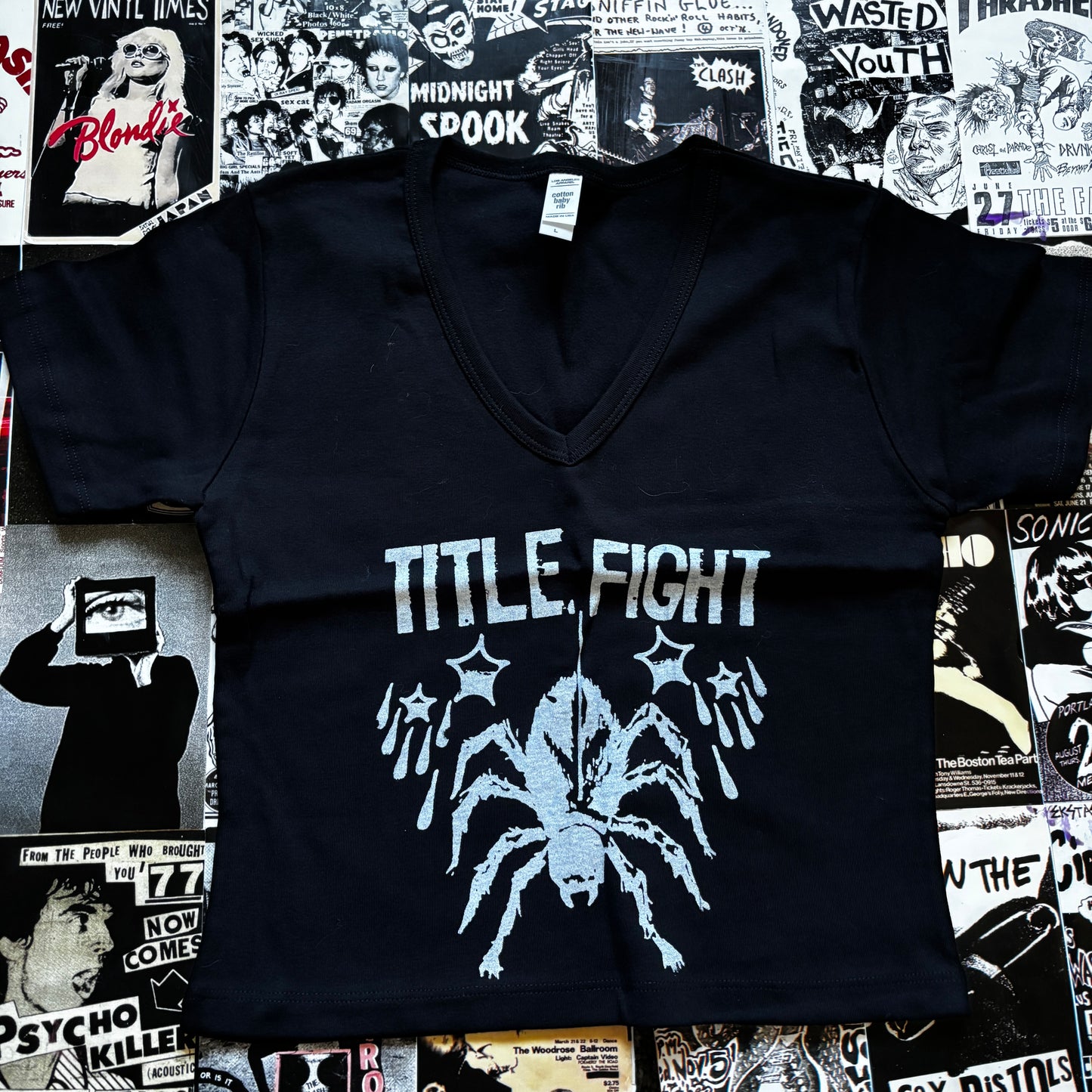 TITLE BLACK V-NECK BABY TEE