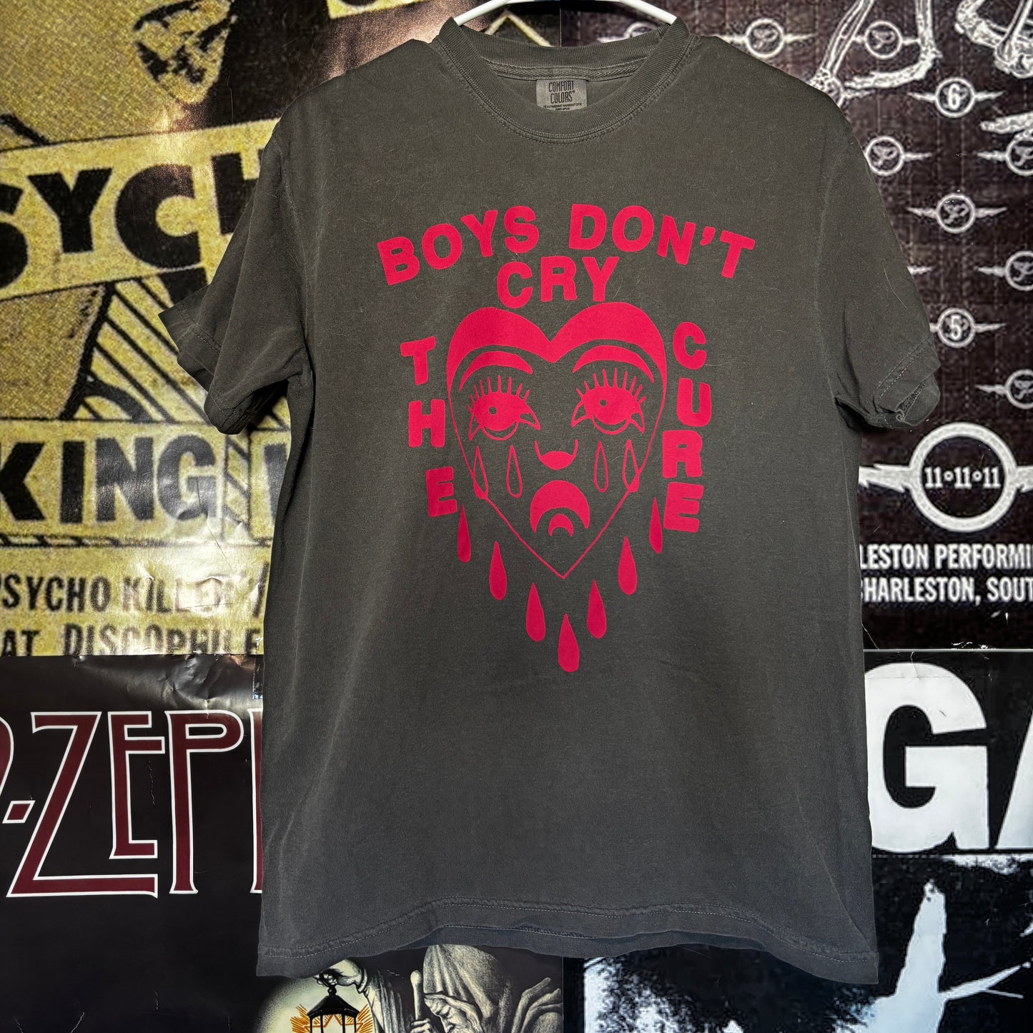 BOYS CRY DARK GREY/RED T-SHIRT