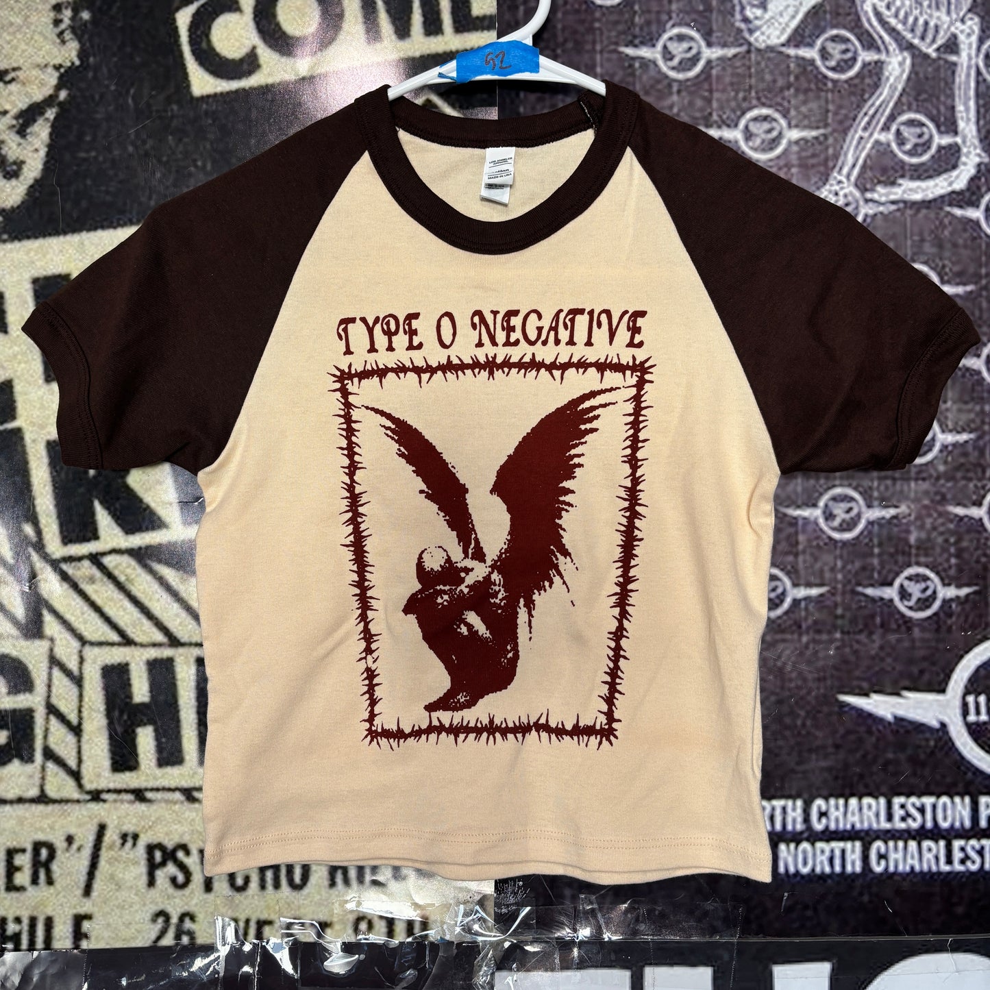 TYPE BROWN/CREAM RAGLAN CROP BABY TEE