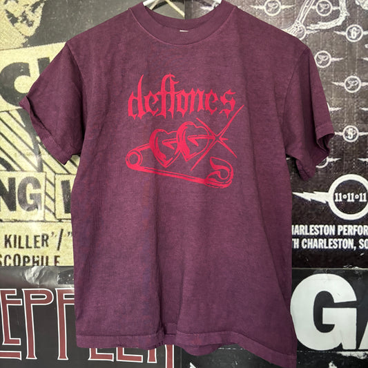 DEFTONES  maroon/red acid wash slim tee MED
