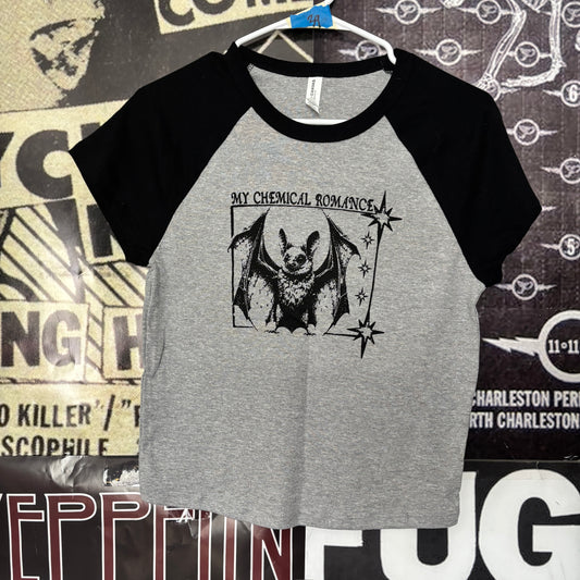 CHEMICAL black/grey raglan crop baby tee LAR/XL