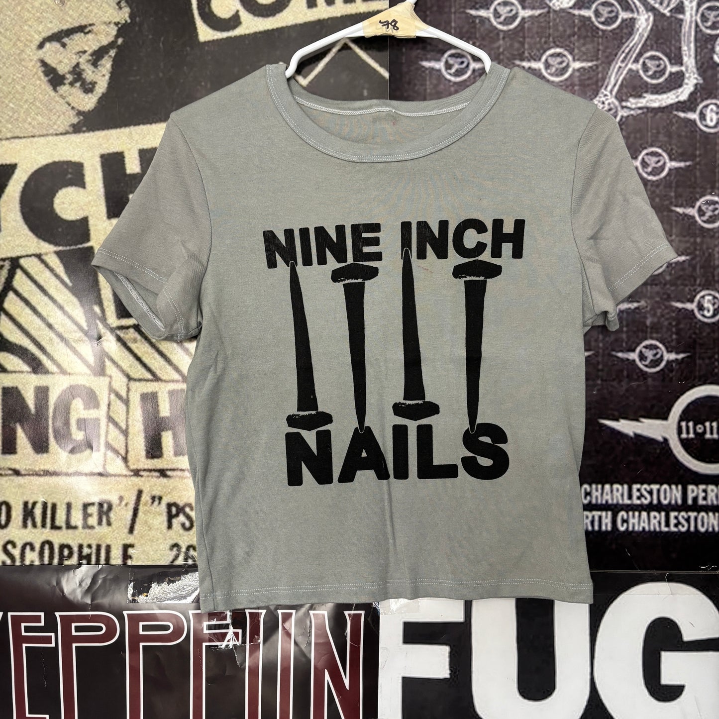 NINE INCH olive crop baby tee LAR/XL