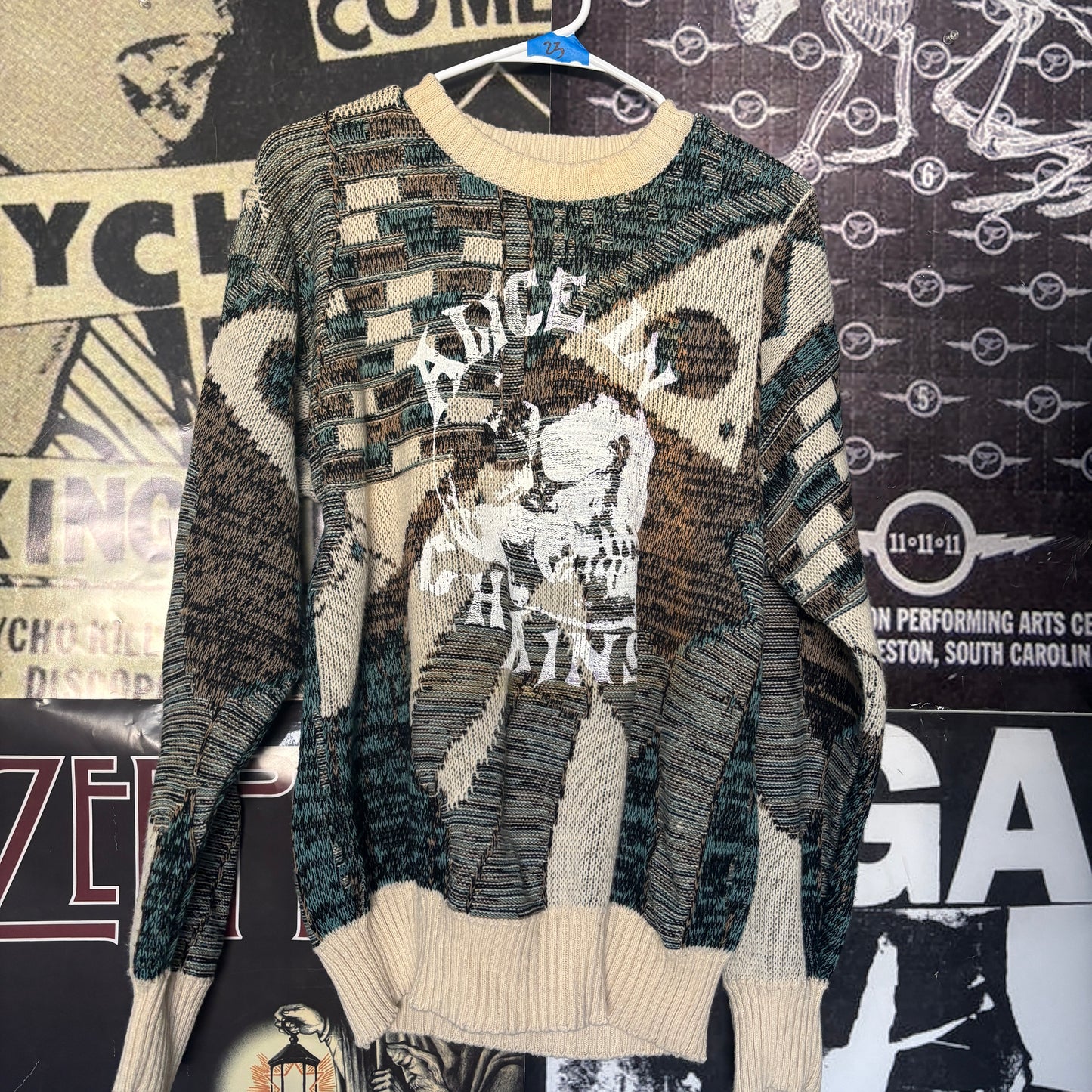 23 sweater LAR
