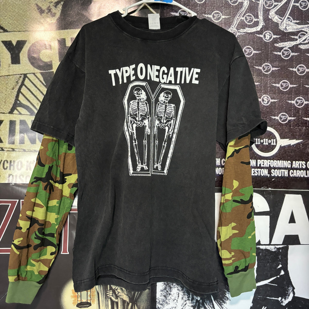 TYPE camo/black long sleeve