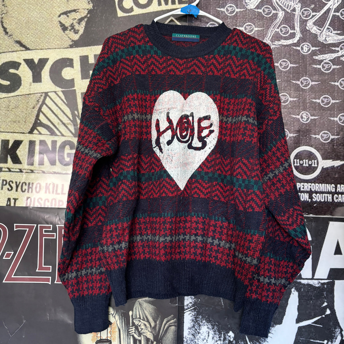 HOLE HEART RED STRIPE SWEATER LAR/XL