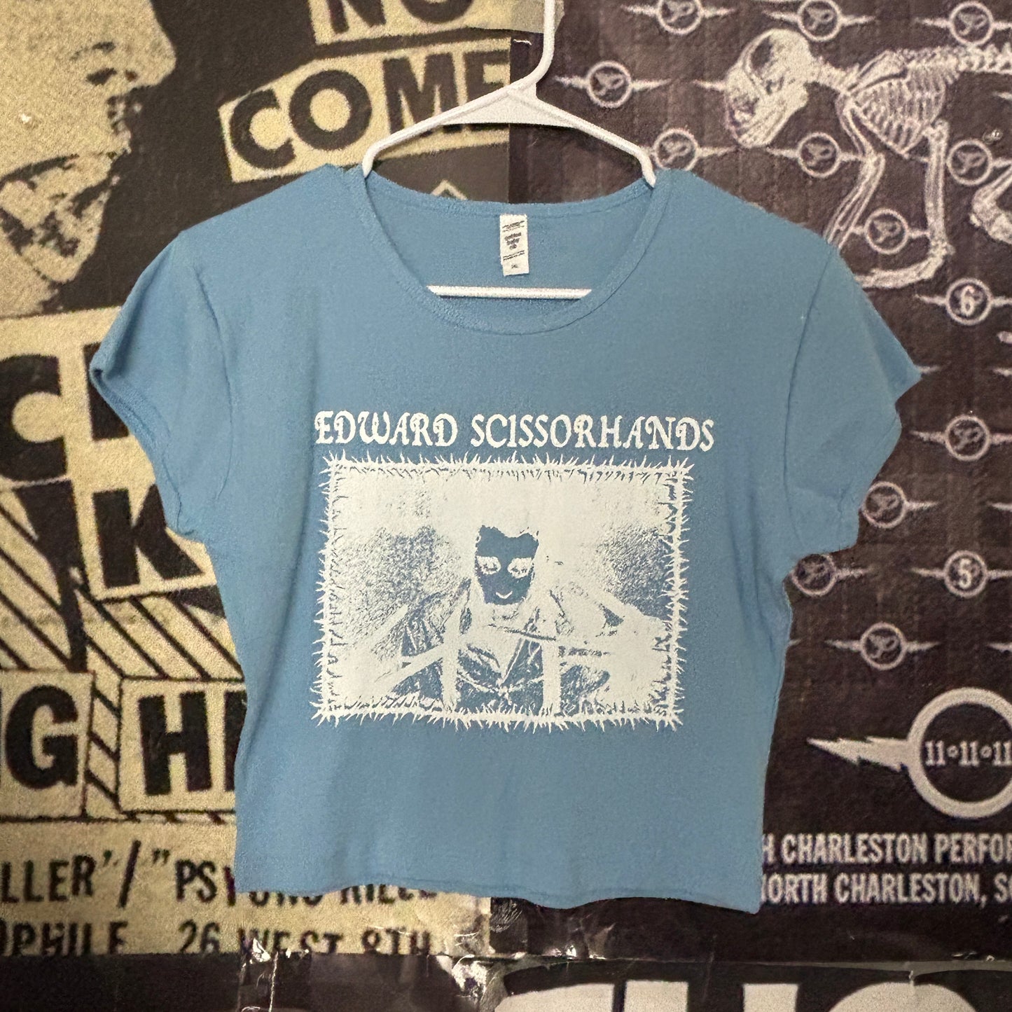 EDWARD SCISSORHANDS  LIGHT BLUE CROP BABY TEE XLARGE